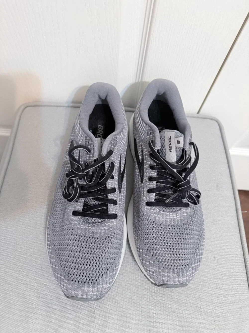 Grey Men Brooks Tennis Shoes